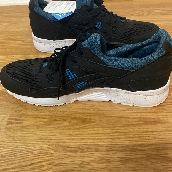 NWOB ASICS Tiger Gel-Lyte V “30 Years of Gel”
Men’s Size 12 - Picture 6 of 9